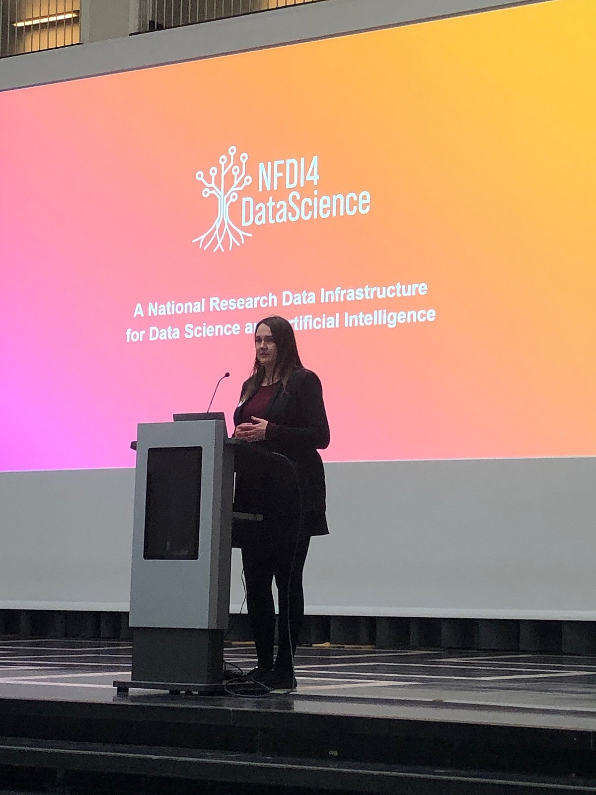 Vortrag zu NFDI4DataScience von Dr. Anna-Lena Lorenz